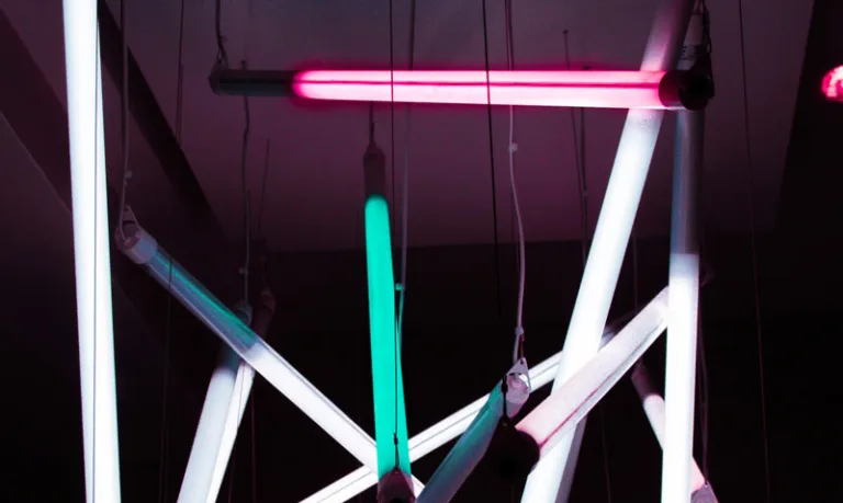 straight tubular fluorescent lamp